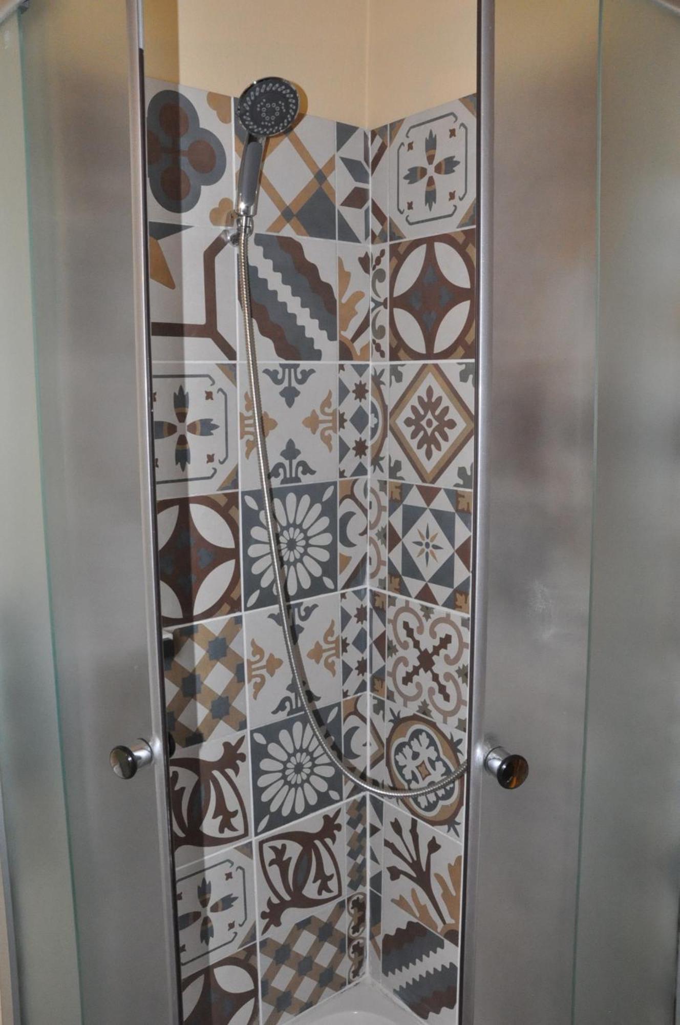 ホテル Casa Saseasca シギショアラ 部屋 写真